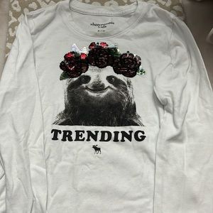 Girls Abercrombie long sleeved sloth sequined T-shirt Sz 9/10